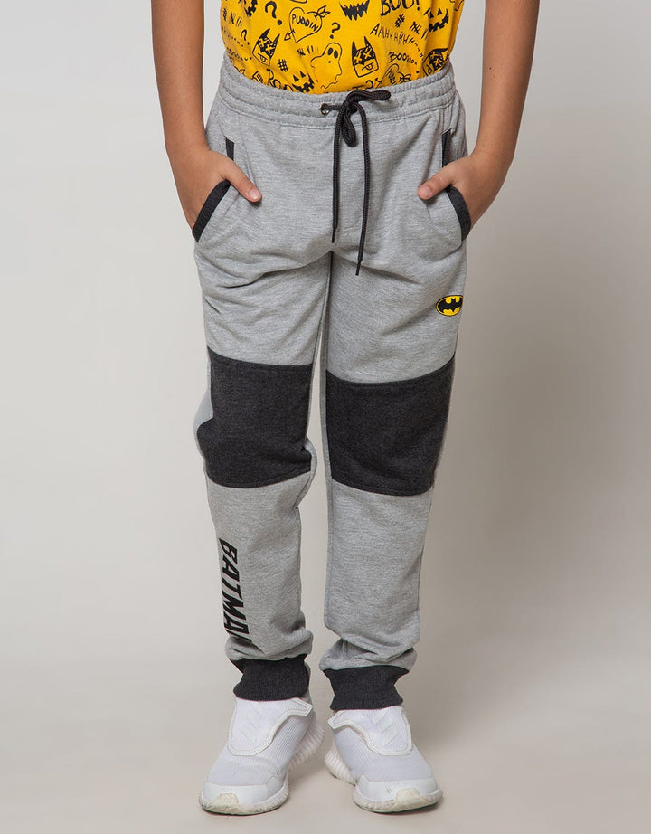 Character Batman Typo Samping Jogger Knit