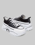 Yongki Komaladi Stitching Contrast Sneakers