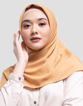 Geela Official Avanti Apple Cinnamon Hijab Wanita