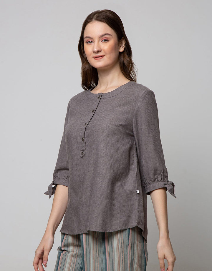 Expand Zephaniah Blouses