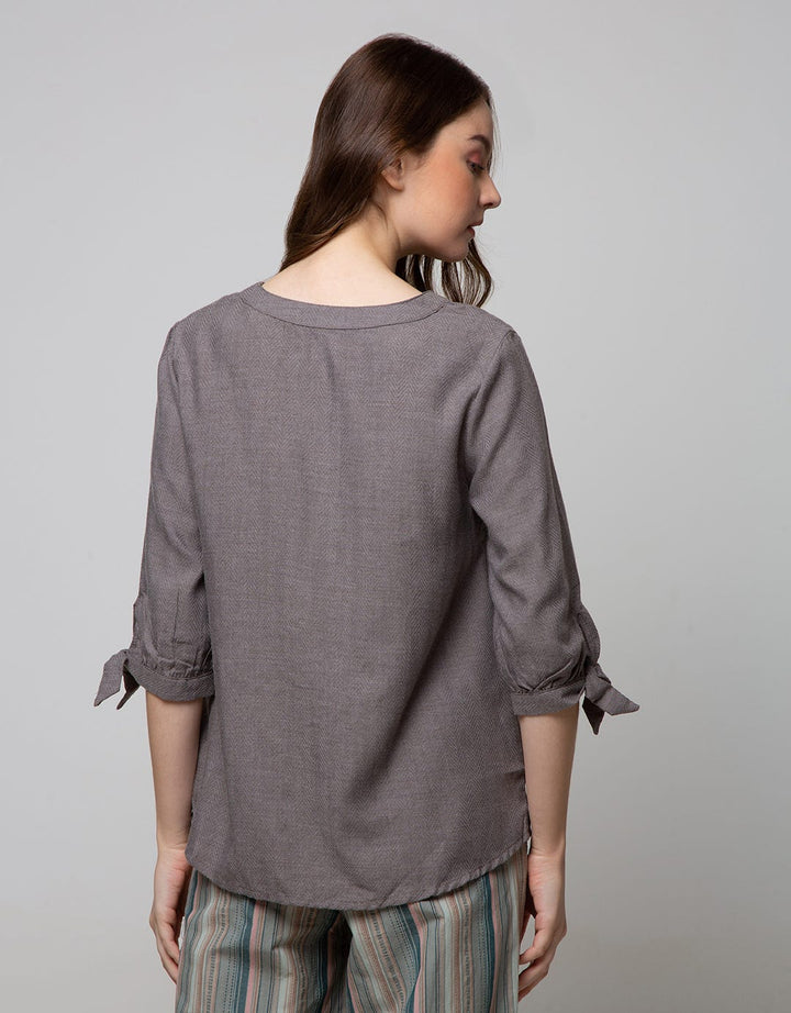Expand Zephaniah Blouses