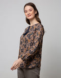 Expand Qeyza Blouse