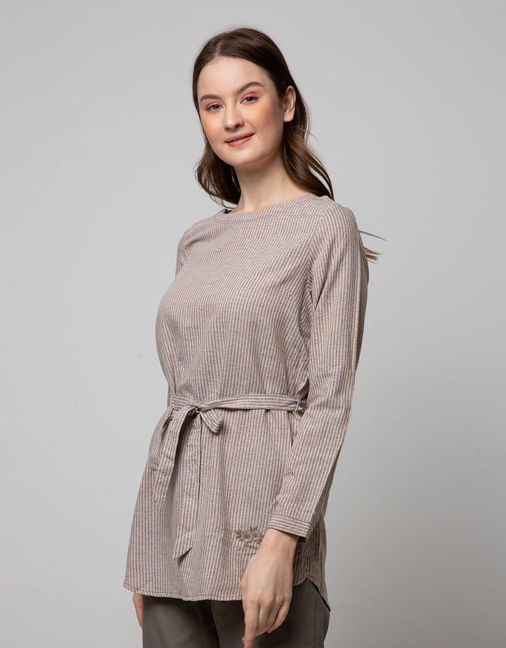 Expand Azkia Blouse