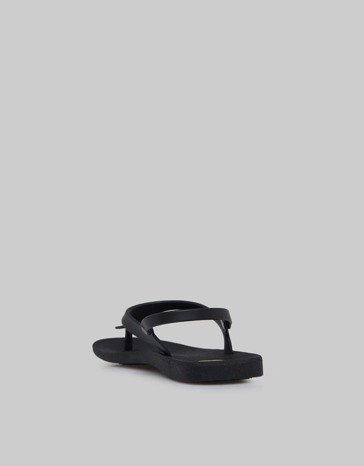 Triset Flat Thong Y-Strap Sandals