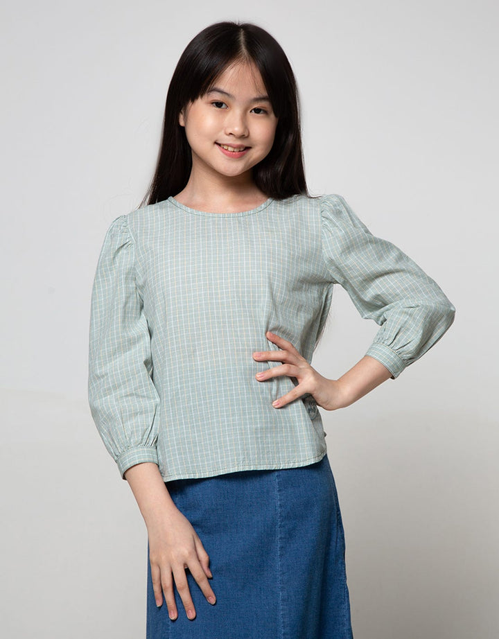 Exit Girls Belinda B