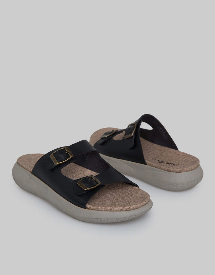 Yongki Komaladi Sandals Buckle Strap