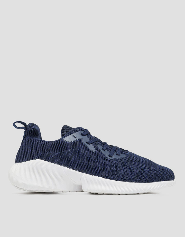 Yongki Komaladi Casual Sporty Look 02 Sepatu Pria