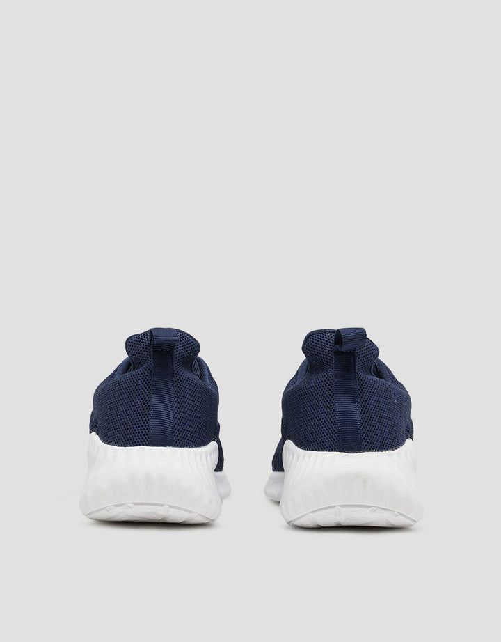Yongki Komaladi Casual Sporty Look 02 Sepatu Pria