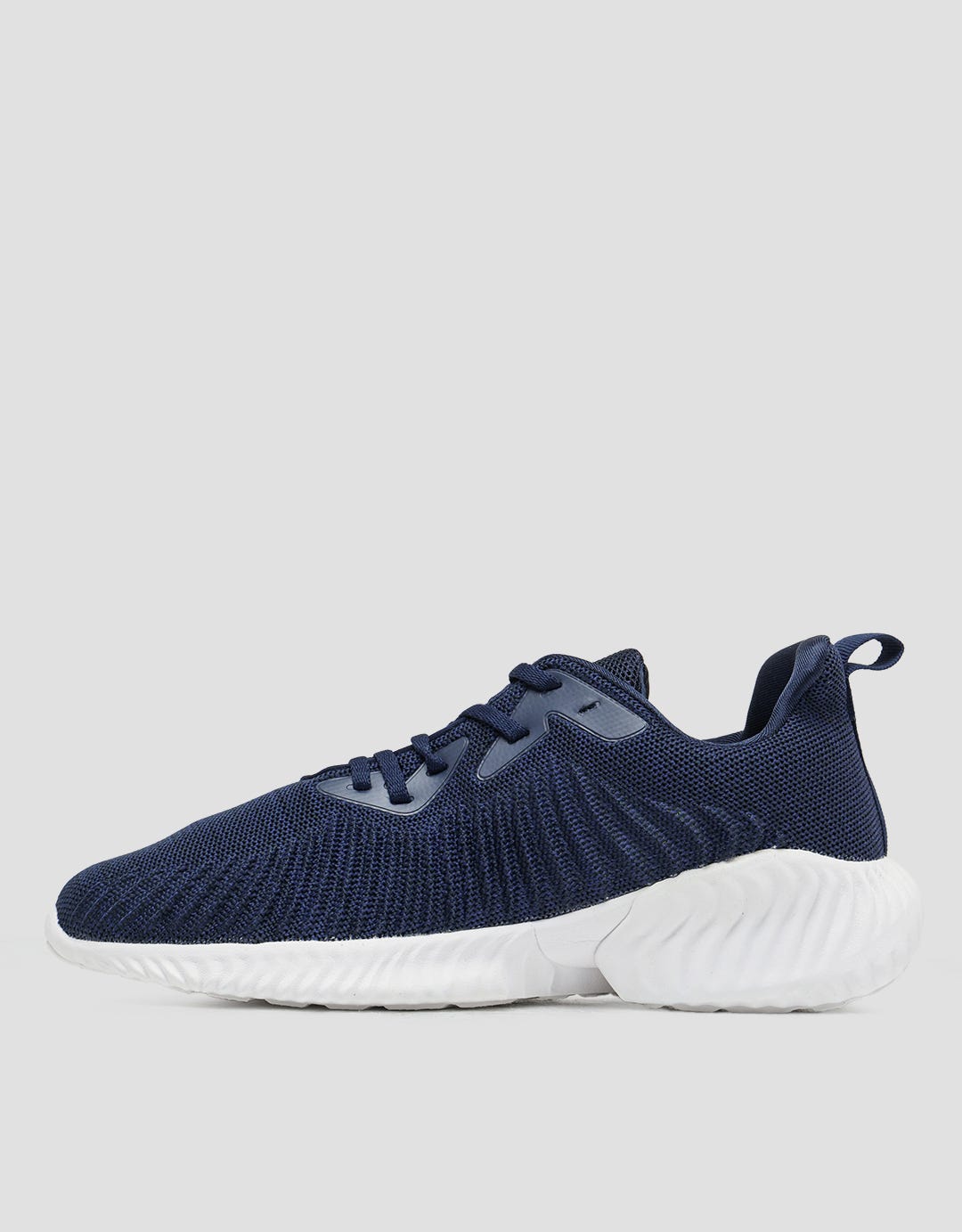 Yongki Komaladi Casual Sporty Look 02 Sepatu Pria