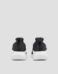 Yongki Komaladi Casual Sporty Look Sepatu Pria