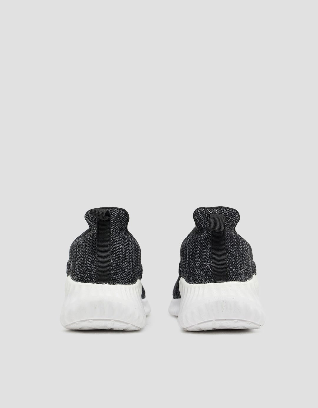 Yongki Komaladi Casual Sporty Look Men's Shoes