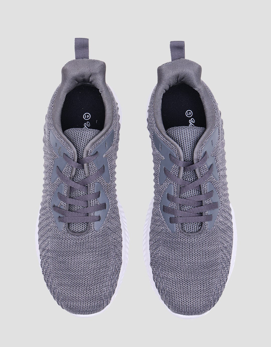 Yongki Komaladi Sepatu Pria Casual Design