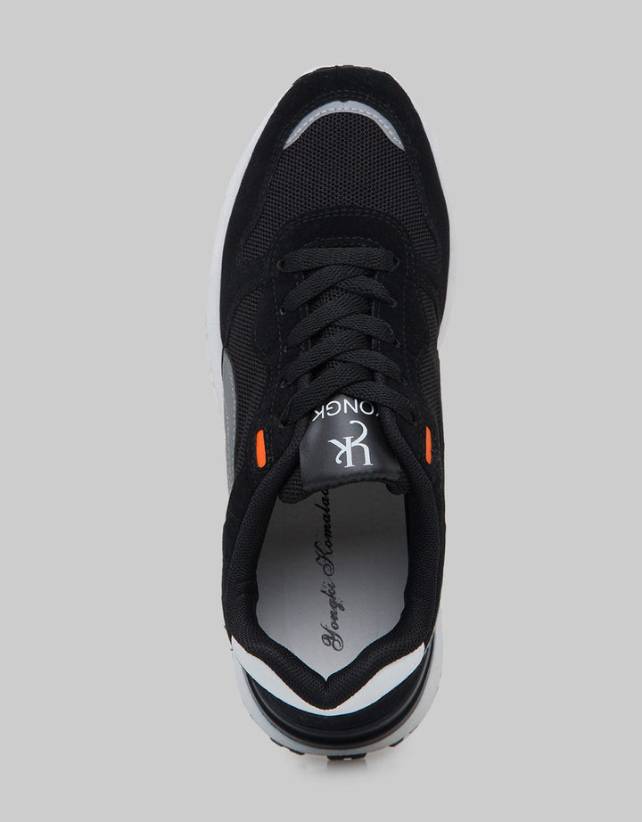 Yongki Komaladi Men Casual Sneakers