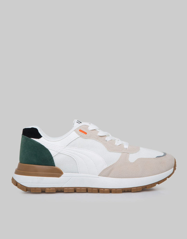 Yongki Komaladi Sneakers Casual