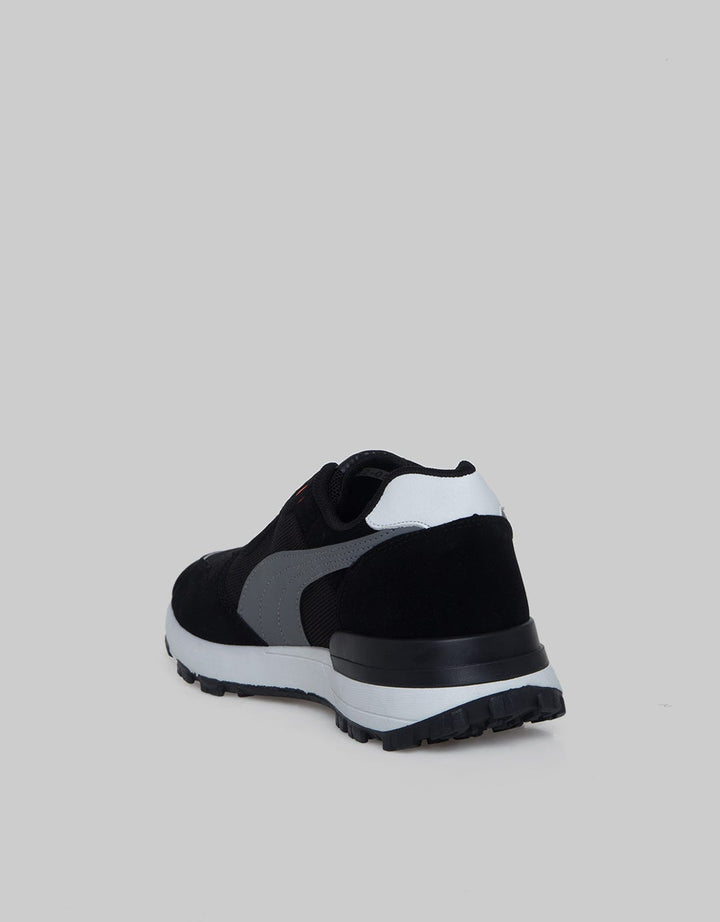 Yongki Komaladi Sneakers Shoelace Men