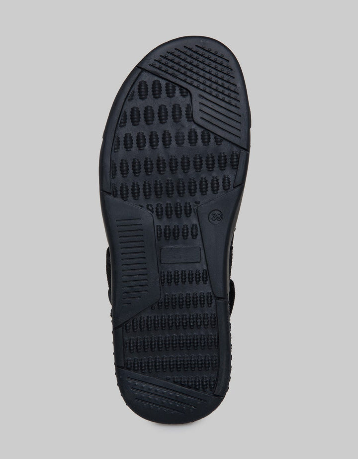 Yongki Komaladi Outdoor Sandal Pria