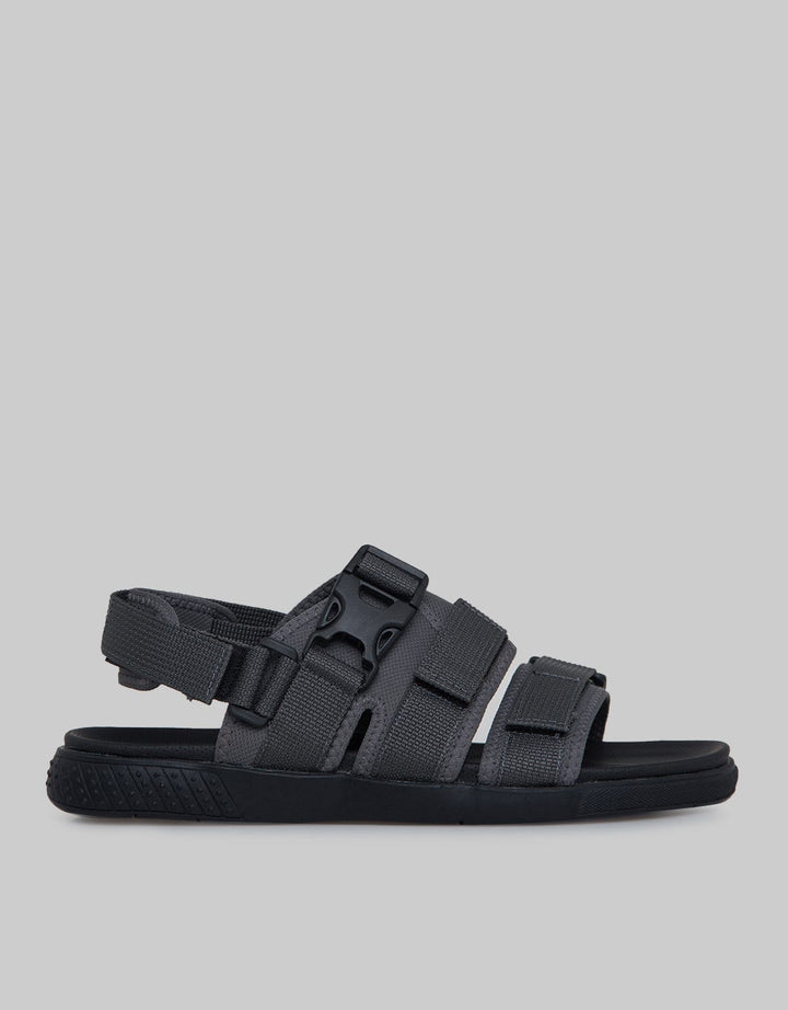 Yongki Komaladi Outdoor Sandal Pria