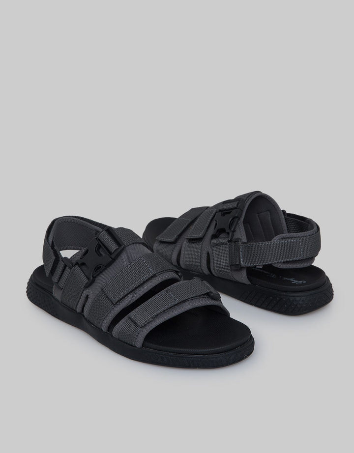 Yongki Komaladi Outdoor Sandal Pria