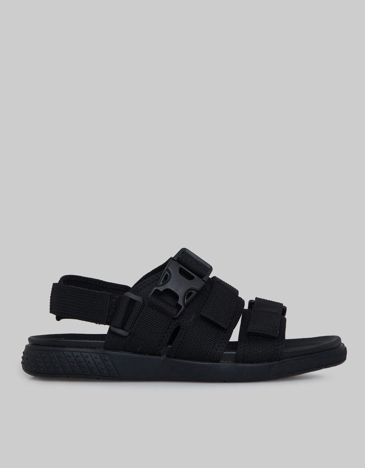 Yongki Komaladi Outdoor Sandal Pria