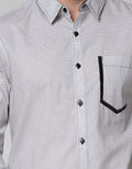 Johnwin Kemeja Pocket Stripe Casual