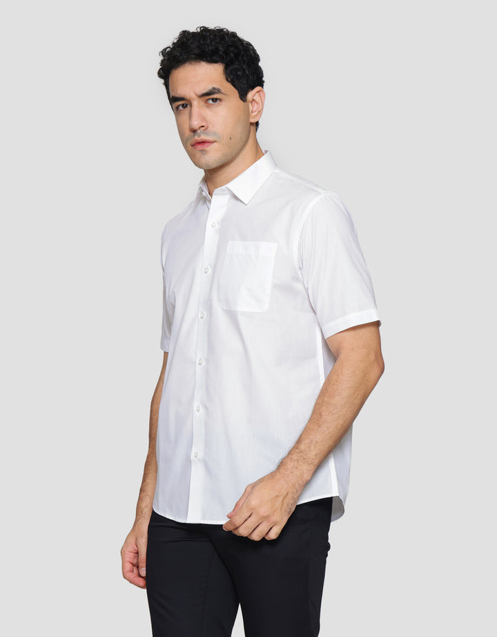 Cole Basic Solid Reg Fit Kemeja Lengan Pendek Pria