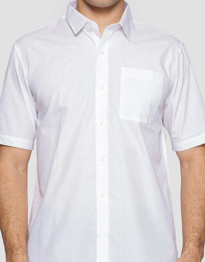 Cole Basic Solid Reg Fit Kemeja Lengan Pendek Pria