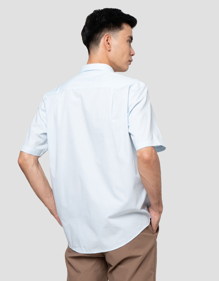 Cole Regular Solid Kemeja Pria
