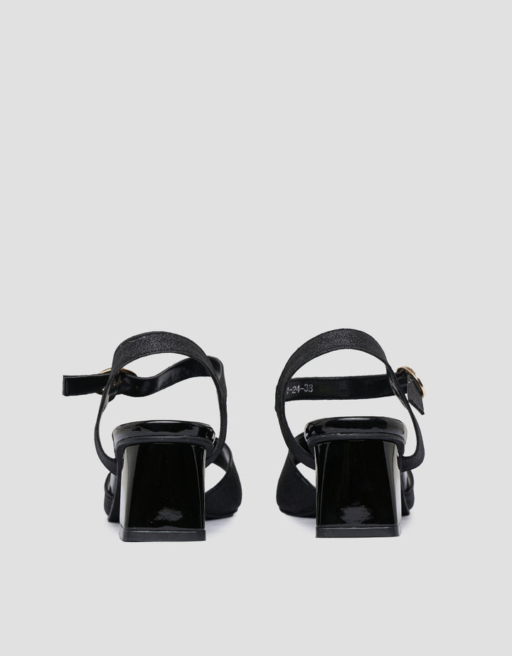 Yongki Komaladi Ankle Strap With Buckle Heels Wanita