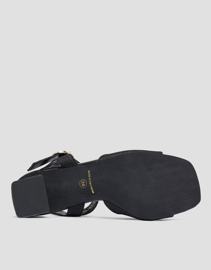 Yongki Komaladi Ankle Strap With Buckle Heels Wanita