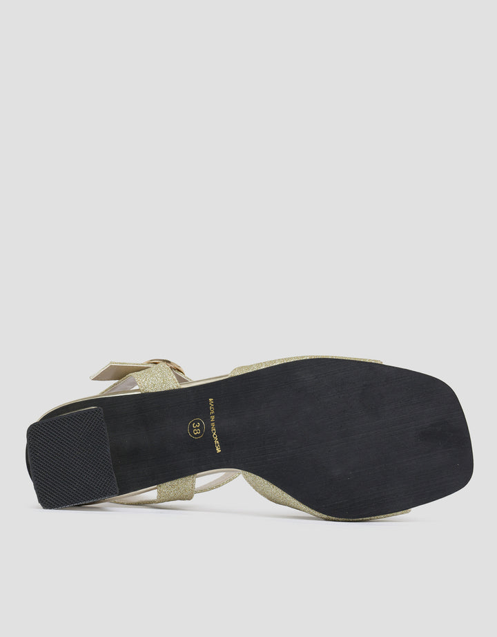 Yongki Komaladi Ankle Strap With Buckle Heels Wanita