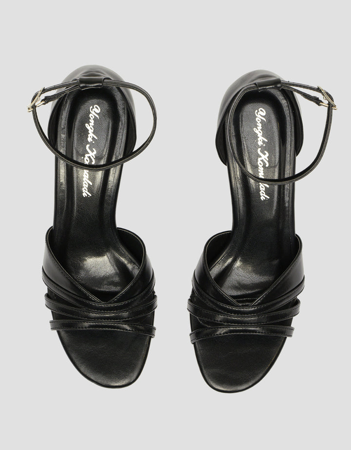 Yongki Komaladi Charming Look Heels Wanita