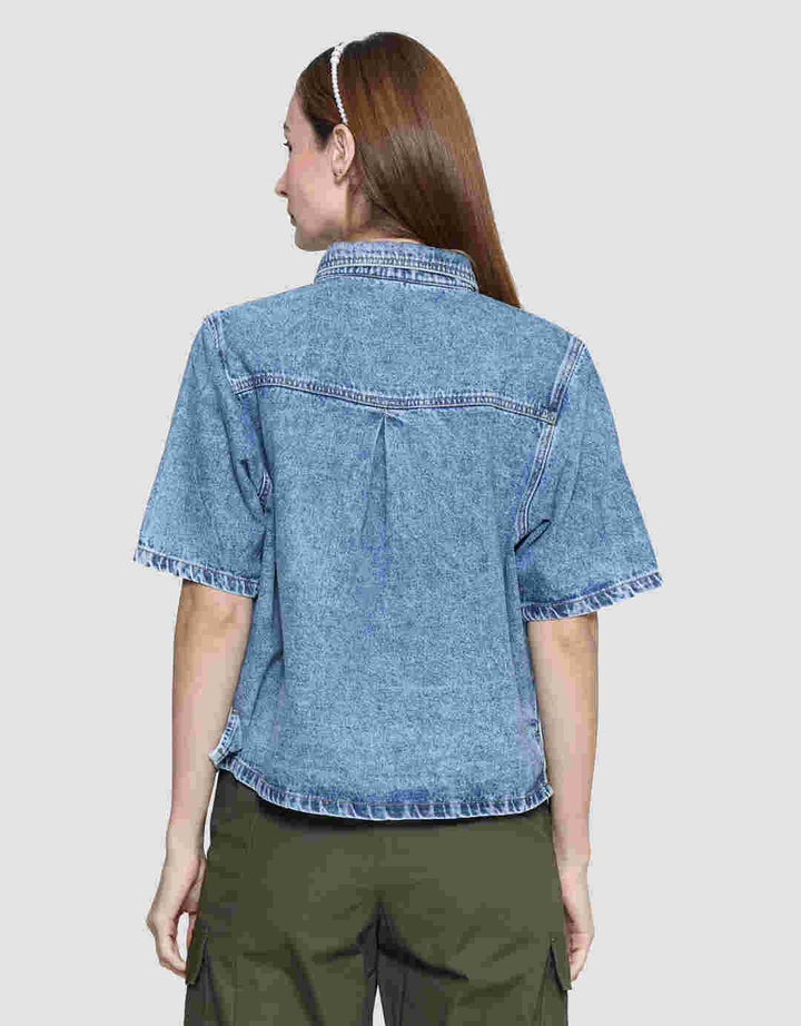 Nevada With Pocket Kemeja Denim Lengan Pendek Wanita