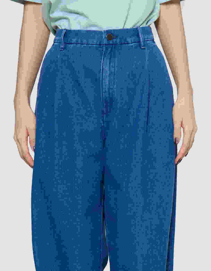 Suko Lipit Drapey Celana Panjang Jeans Wanita