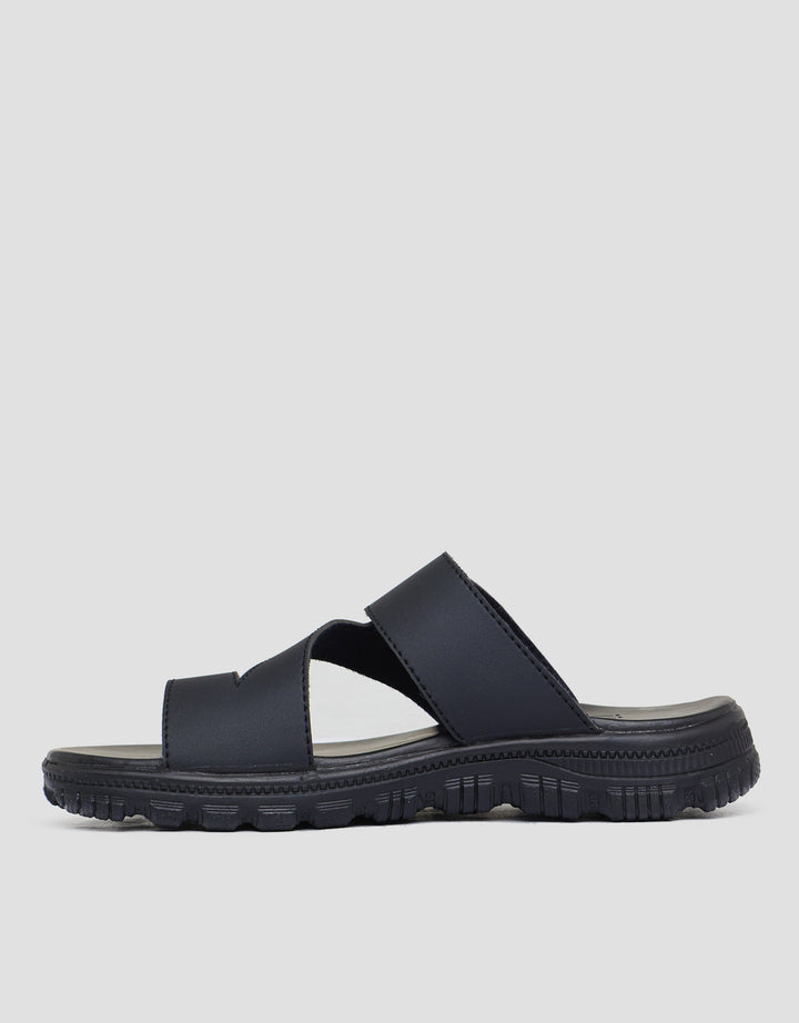 Yongki Komaladi Buckle Sandal Slipper Men