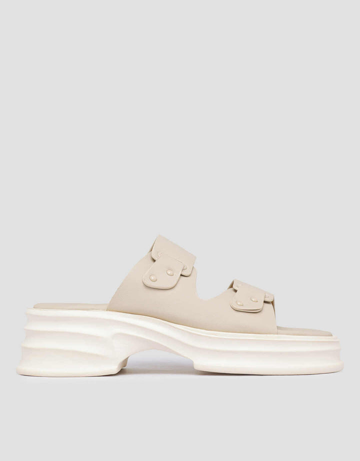 Yongki Komaladi Velcro Sepatu Sandal Wedges Wanita