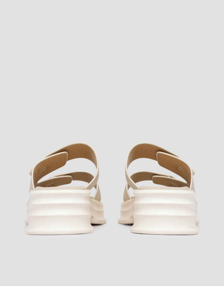 Yongki Komaladi Velcro Sepatu Sandal Wedges Wanita