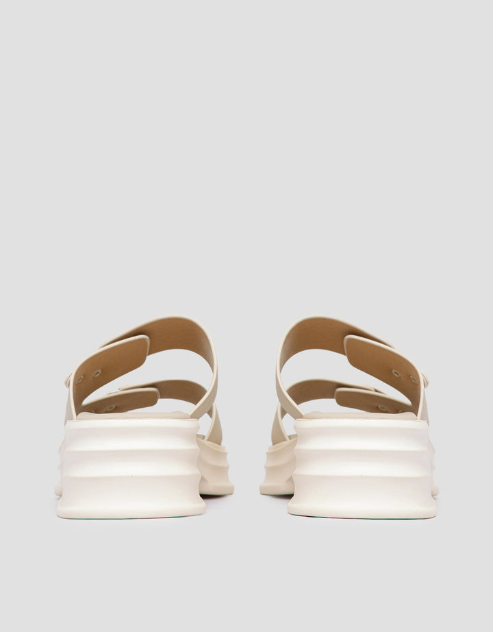 Yongki Komaladi Velcro Sepatu Sandal Wedges Wanita