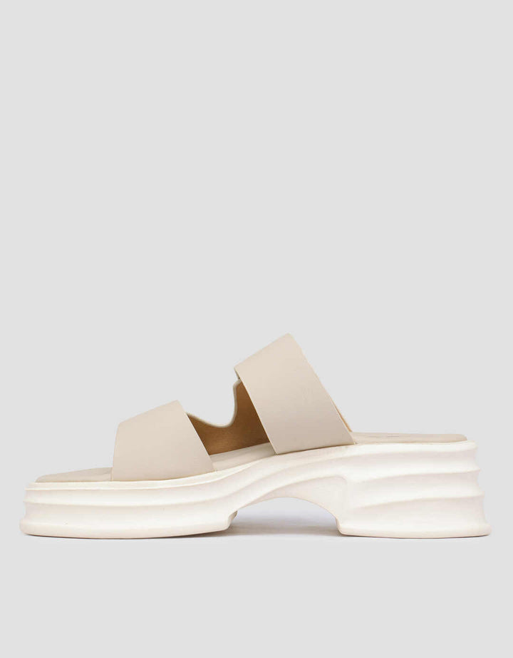 Yongki Komaladi Velcro Sepatu Sandal Wedges Wanita