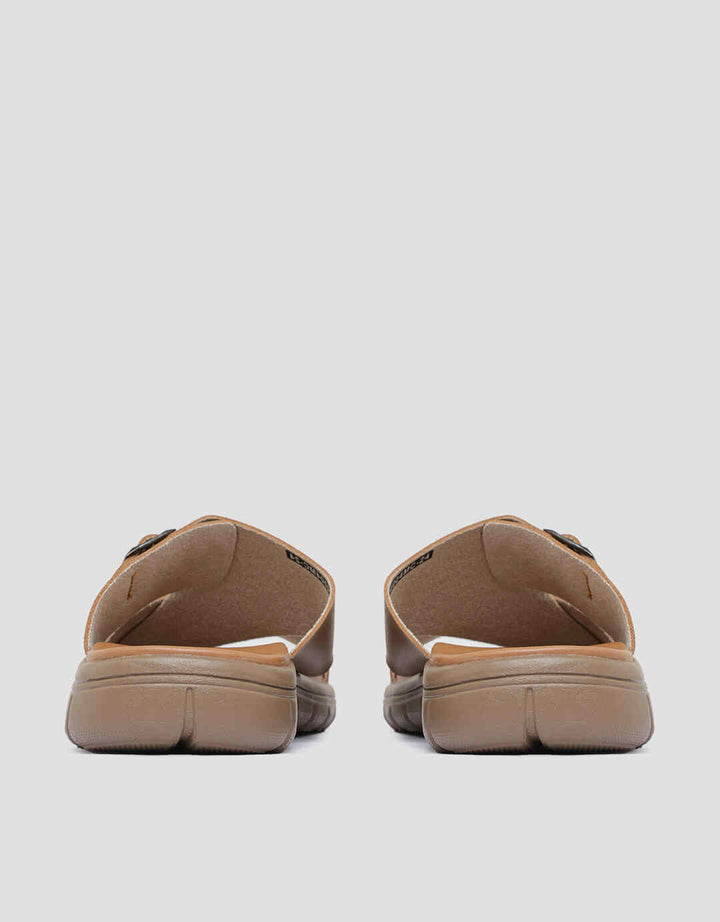 Yongki Komaladi Buckle Sandal Slipper Pria