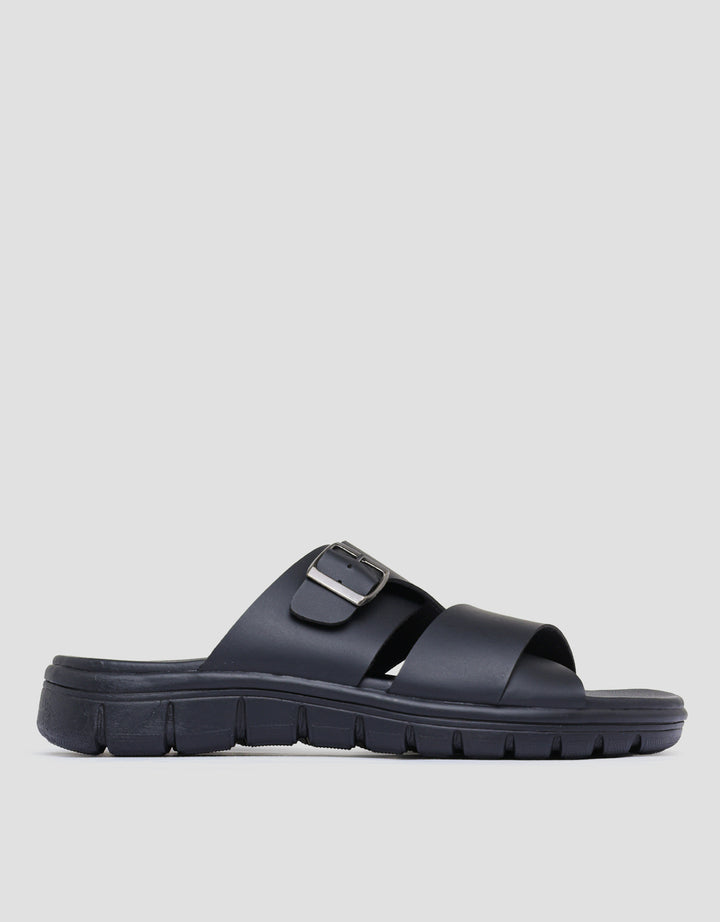 Yongki Komaladi Buckle Sandal Slipper Pria