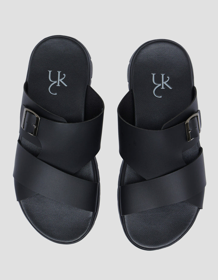 Yongki Komaladi Buckle Sandal Slipper Pria