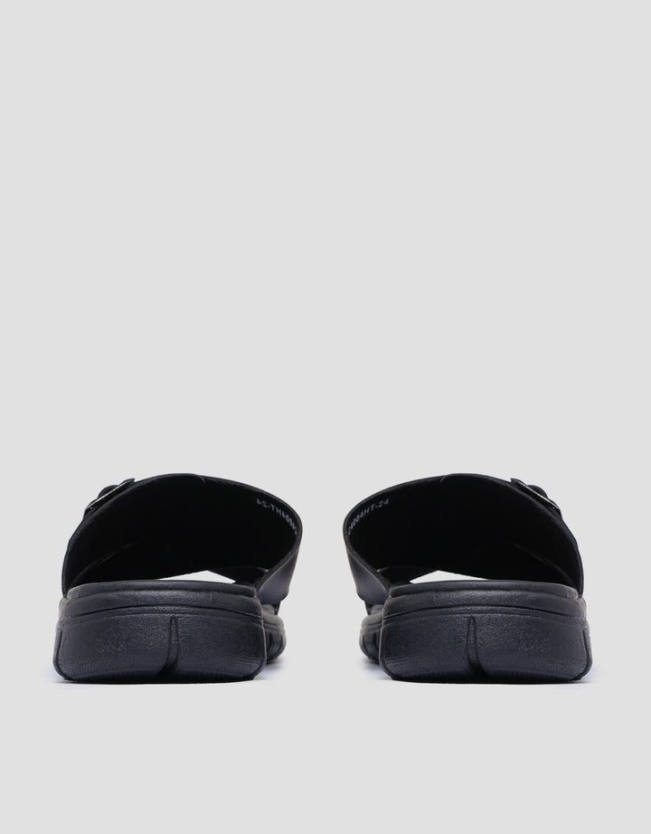 Yongki Komaladi Buckle Sandal Slipper Pria