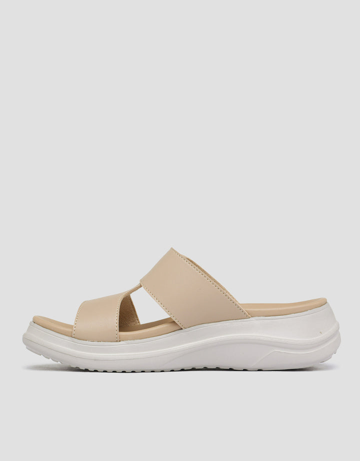 Yongki Komaladi Buckle Strap Sandal Wanita