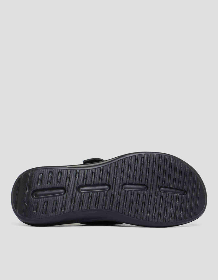 Yongki Komaladi Buckle Strap Sandal Wanita