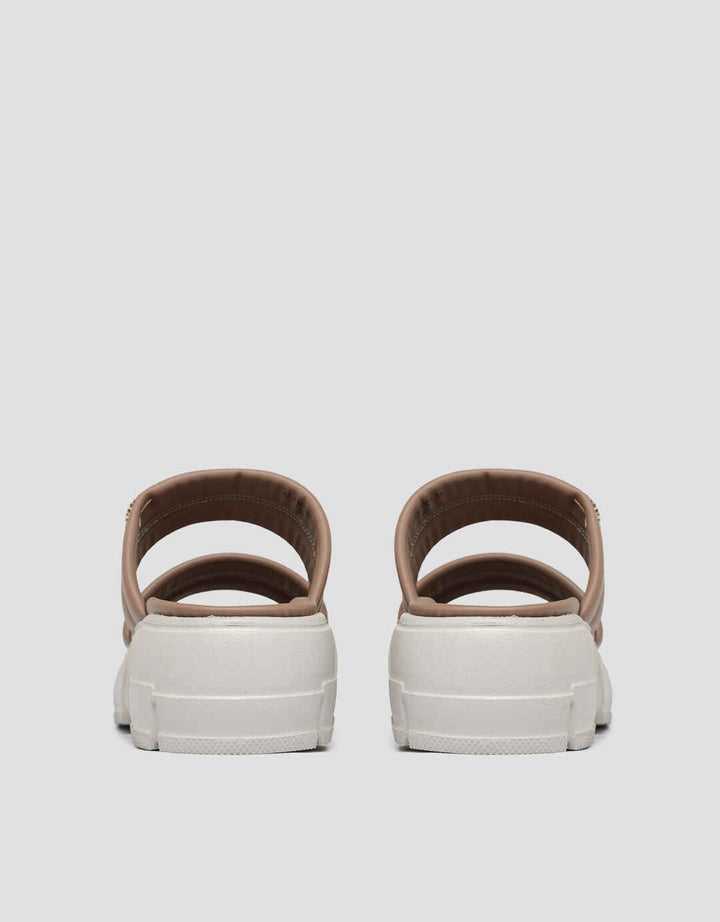 Yongki Komaladi Double Stitching Strap Sandal Wanita