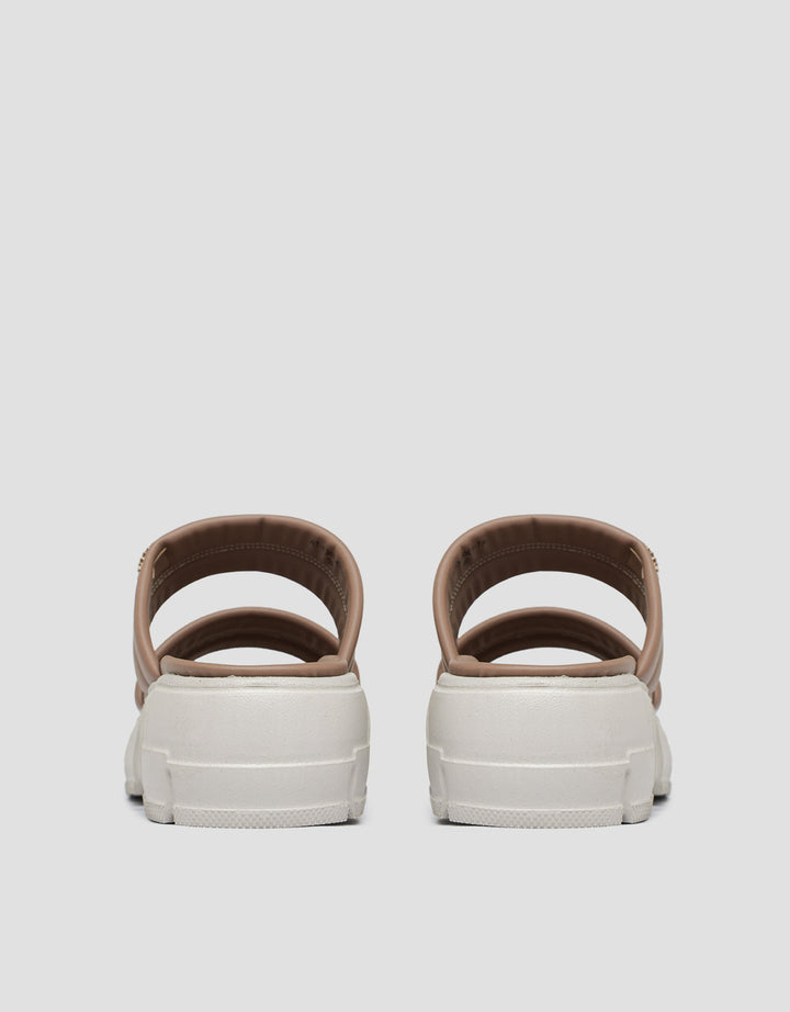 Yongki Komaladi Double Stitching Strap Sandal Wanita