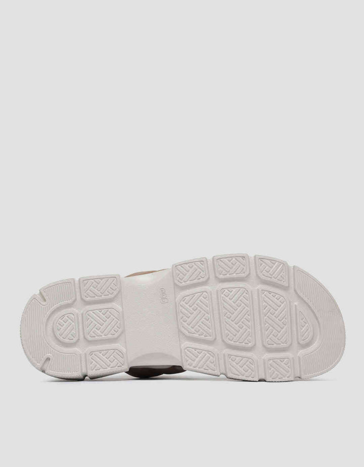 Yongki Komaladi Double Stitching Strap Sandal Wanita
