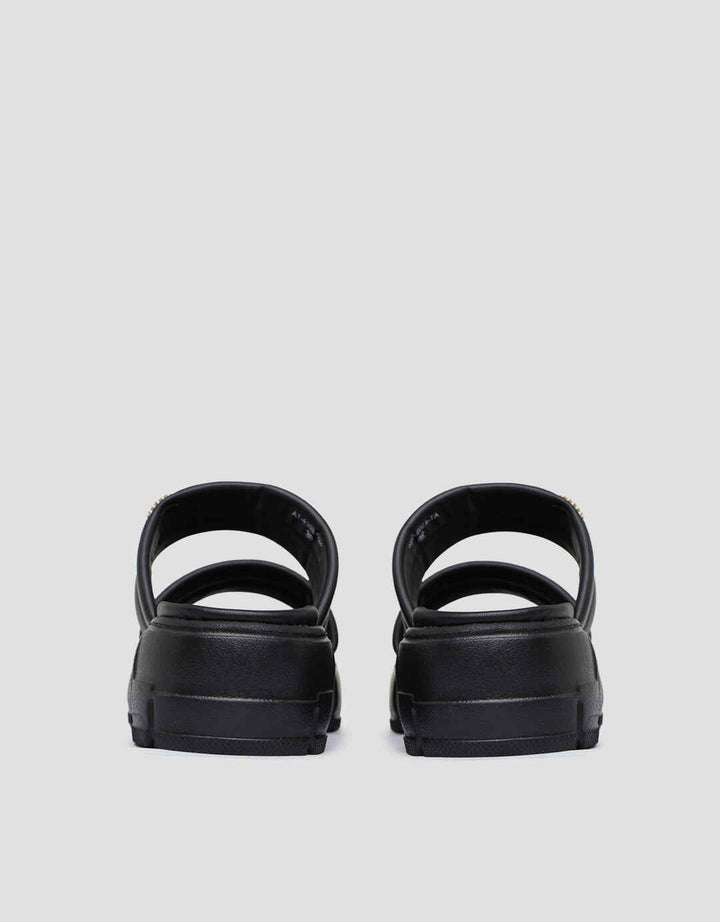 Yongki Komaladi Double Stitching Strap Sandal Wanita