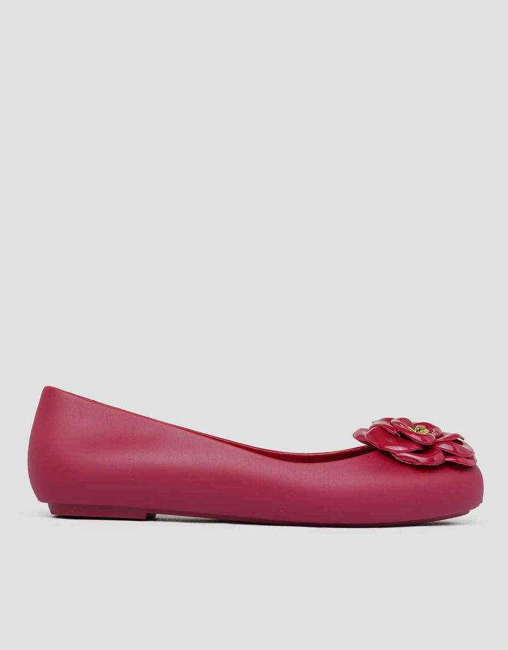 Yongki Komaladi Flower Brooch Sepatu Flat Wanita