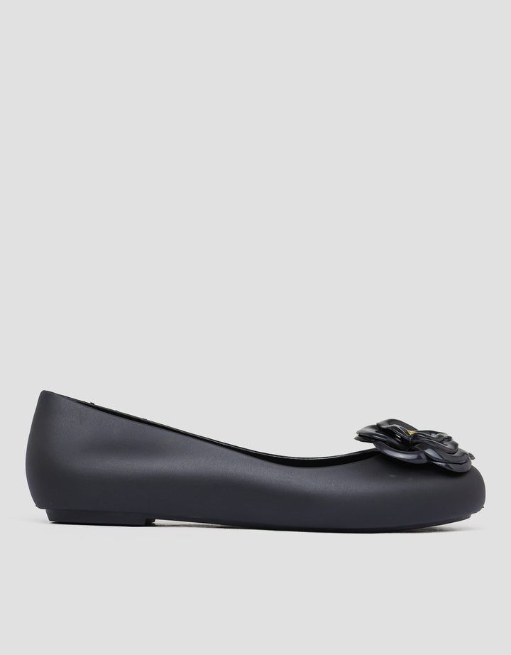 Yongki Komaladi Flower Brooch Sepatu Flat Wanita